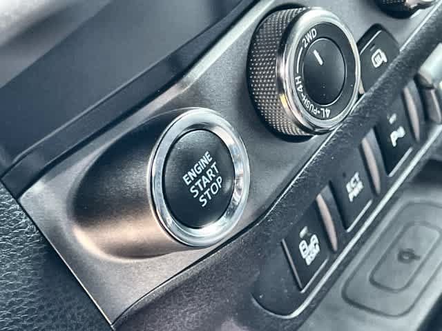 Used 2020 Toyota Tacoma TRD Off-Road w/ Technology Package AWD/4WD image 28