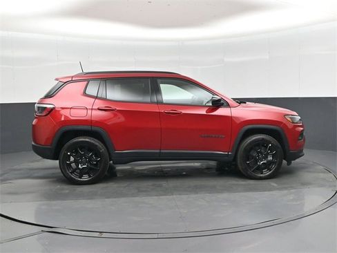 New 2026 Jeep Compass Latitude image 2