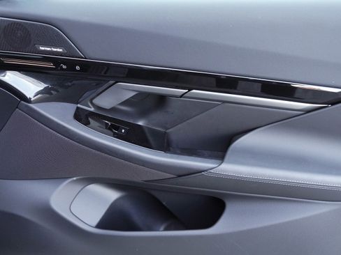 Certified 2026 BMW 530i image 31