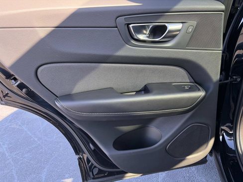 Certified 2023 Volvo XC60 B5 Ultimate w/ Climate Package image 12