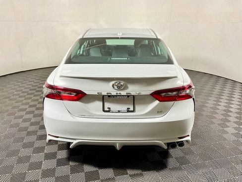 Used 2022 Toyota Camry SE FWD image 13