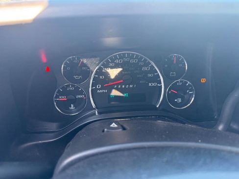 Used 2017 Chevrolet Express 2500 image 12