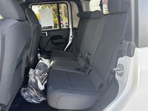 Certified 2025 Jeep Gladiator Willys image 20