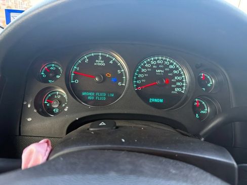 Used 2010 GMC Yukon Denali RWD image 25