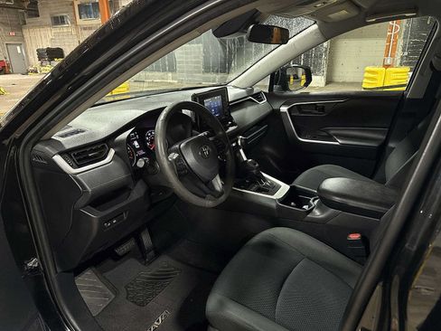 Used 2021 Toyota RAV4 LE w/ Carpet Mat Package (TMS) AWD/4WD image 27