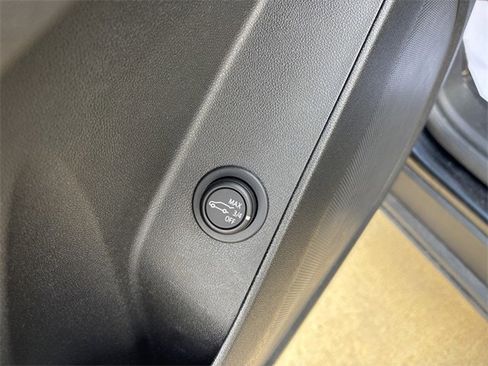 Used 2022 Chevrolet Equinox LT image 11