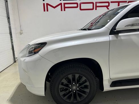 Used 2023 Lexus GX 460 Premium w/ Premium Package AWD/4WD image 3