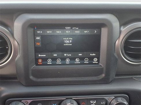 Used 2023 Jeep Gladiator Sport image 18