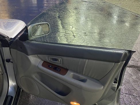 Used 2001 Lexus ES 330 image 17