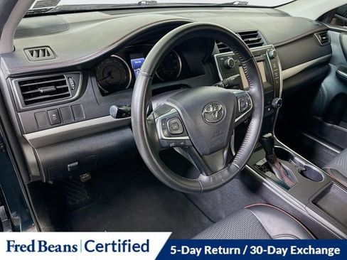 Used 2016 Toyota Camry SE w/ Moonroof Package image 11