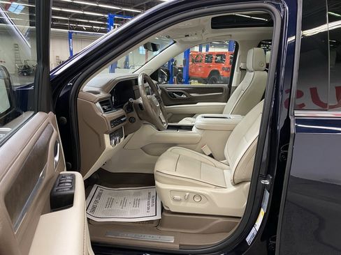 Used 2021 GMC Yukon Denali w/ Denali Premium Package image 19