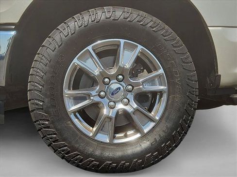 Used 2017 Ford F150 XLT w/ Equipment Group 302A Luxury AWD/4WD image 30