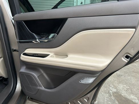 Used 2020 Lincoln Corsair FWD w/ Premium Package image 35