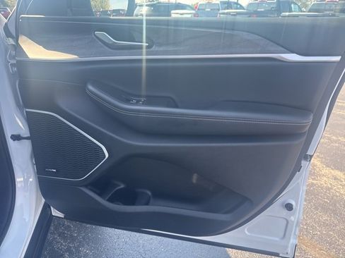 Used 2021 Jeep Grand Cherokee L Limited image 14