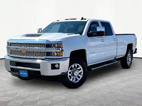 Used 2019 Chevrolet Silverado 2500 LT w/ LT Convenience Package AWD/4WD image 3