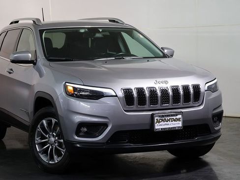 Used 2019 Jeep Cherokee Latitude Plus w/ Cold Weather Group AWD/4WD image 6