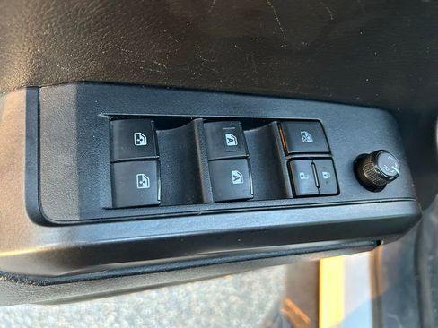 Used 2021 Toyota Tacoma TRD Sport image 16