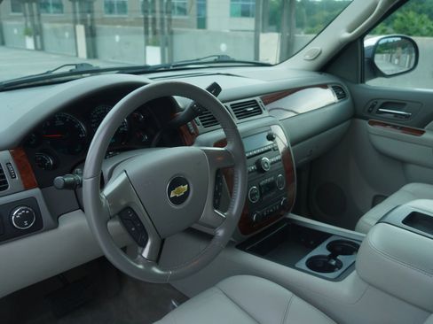 Used 2012 Chevrolet Avalanche LT w/ All-Star Edition image 6