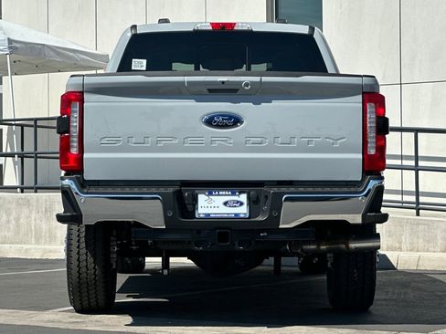 New 2026 Ford F250 XLT w/ XLT Premium Package AWD/4WD image 4