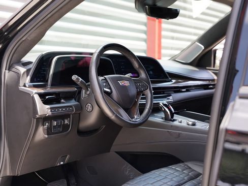 Used 2024 Cadillac Escalade ESV Sport Platinum AWD/4WD image 13