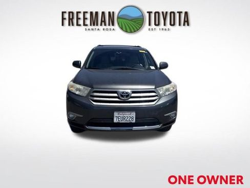 Used 2013 Toyota Highlander Plus AWD/4WD image 3