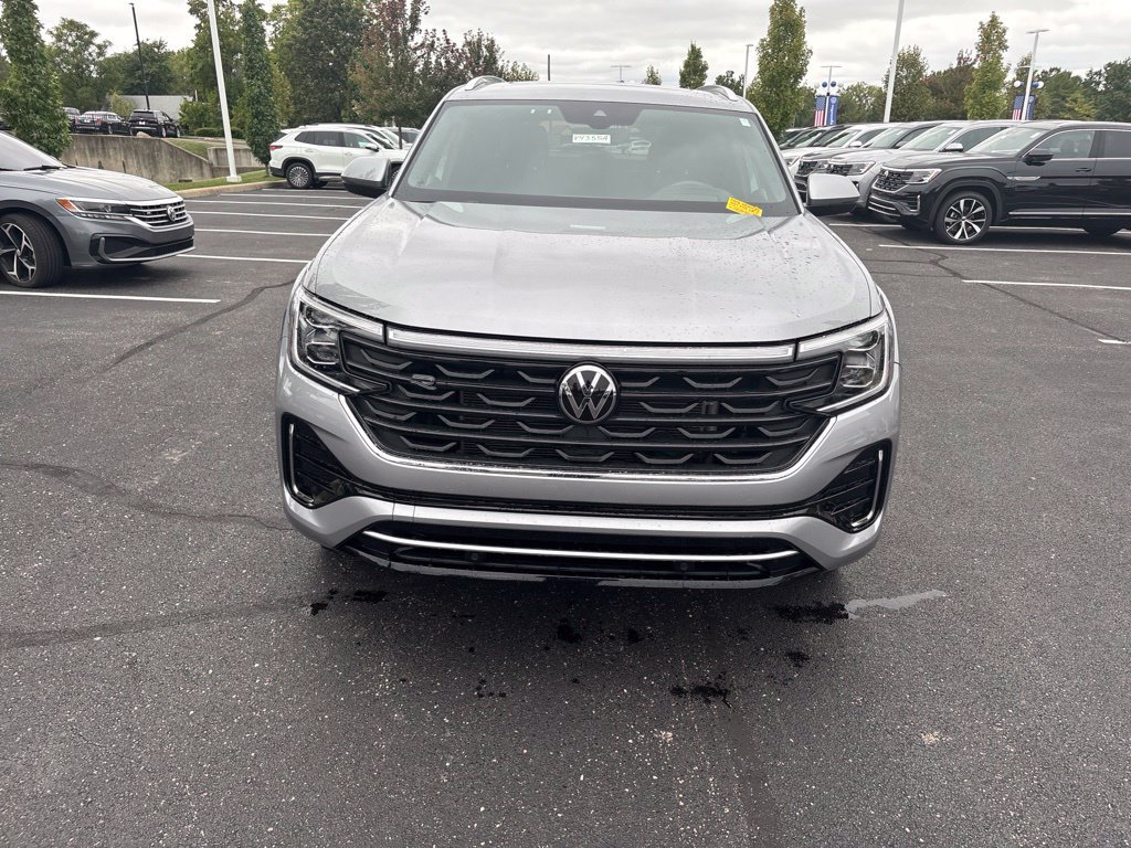 Used 2024 Volkswagen Atlas Cross Sport SEL R-Line AWD/4WD image 19