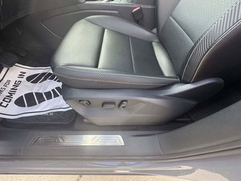 Used 2021 Volkswagen Atlas Cross Sport SE image 14