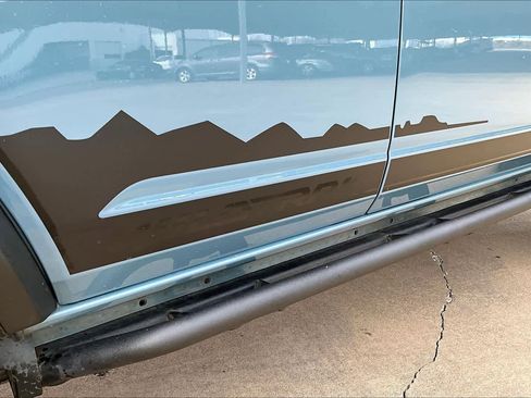 Used 2022 Ford Bronco Wildtrak image 9