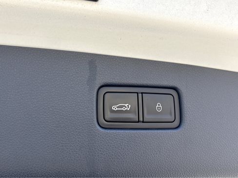 Used 2023 Genesis GV70 2.5T w/ Sport Prestige Package image 31