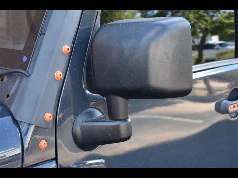 Used 2017 Jeep Wrangler Unlimited Rubicon w/ Connectivity Group AWD/4WD image 45