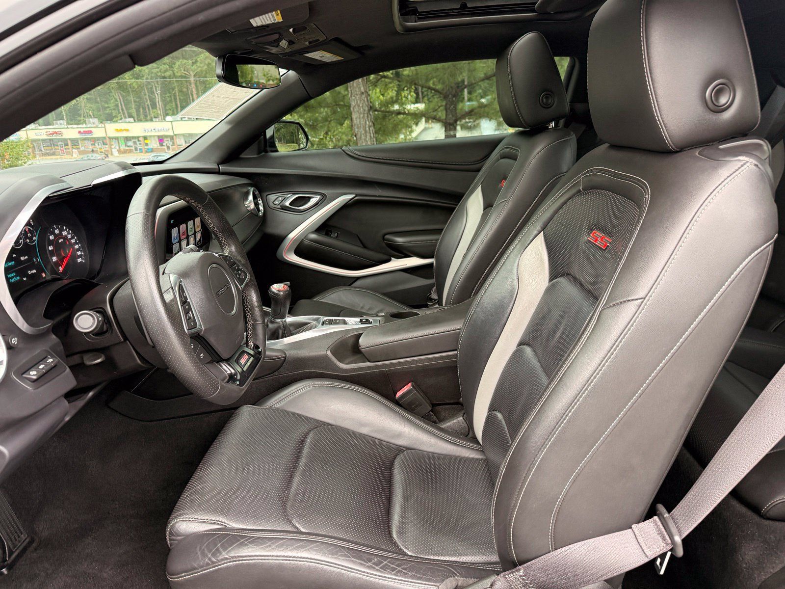 Used 2016 Chevrolet Camaro SS RWD image 34