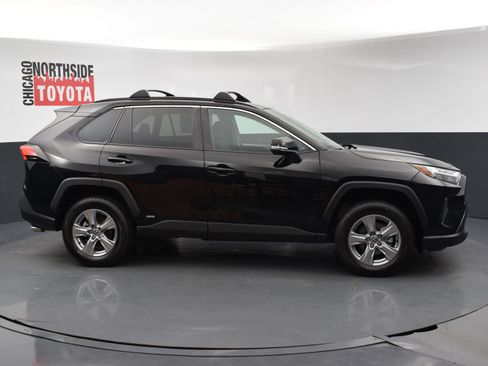 Used 2022 Toyota RAV4 XLE w/ Convenience Package AWD/4WD image 5