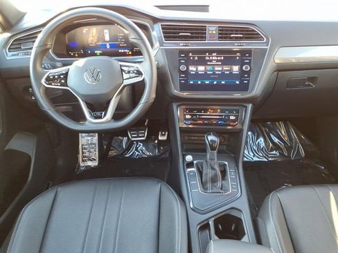 Used 2023 Volkswagen Tiguan SE R-Line image 13