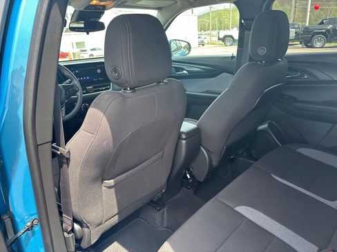 Used 2025 Chevrolet TrailBlazer LT AWD/4WD image 23