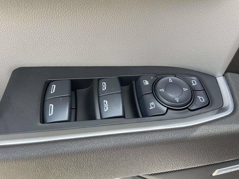 Used 2025 Chevrolet Silverado 1500 LTZ AWD/4WD image 18