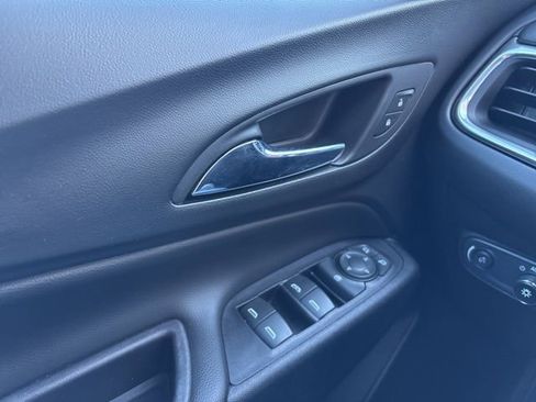 Used 2019 Chevrolet Equinox LT image 11