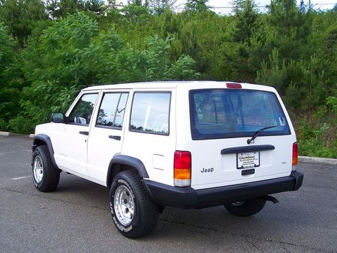 Used 1998 Jeep Cherokee SE image 2