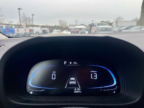 Used 2023 Hyundai Venue SE w/ Cargo Package image 18