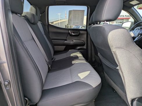 Certified 2022 Toyota Tacoma TRD Off-Road image 8