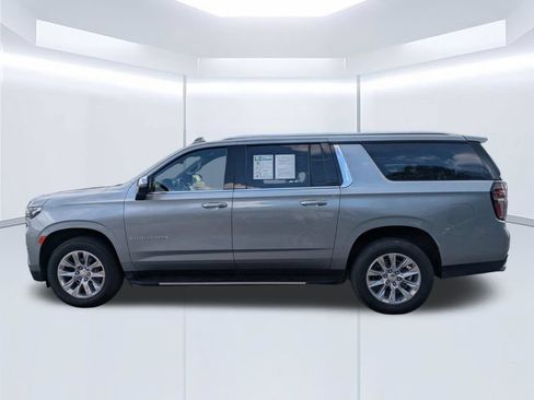 Used 2024 Chevrolet Suburban Premier AWD/4WD image 6