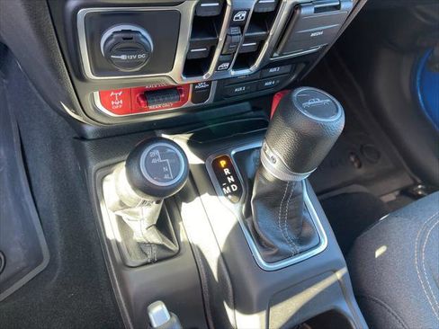 Used 2024 Jeep Gladiator Sport image 23