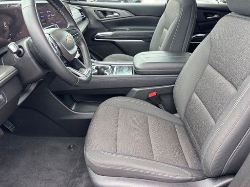 Used 2024 Chevrolet Traverse LT FWD image 14