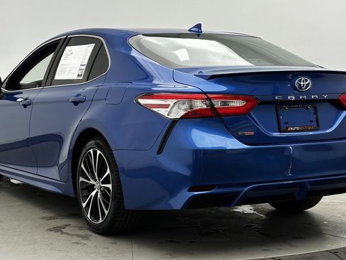 Used 2020 Toyota Camry SE image 5