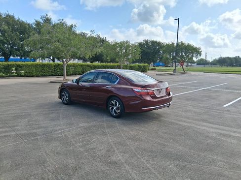Used 2017 Honda Accord LX image 4