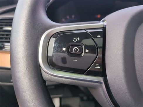 Certified 2023 Volvo XC90 T8 Plus image 18