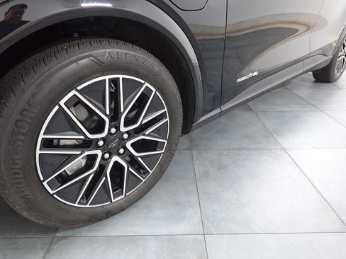 Certified 2025 Ford Mustang Mach-E Premium image 30