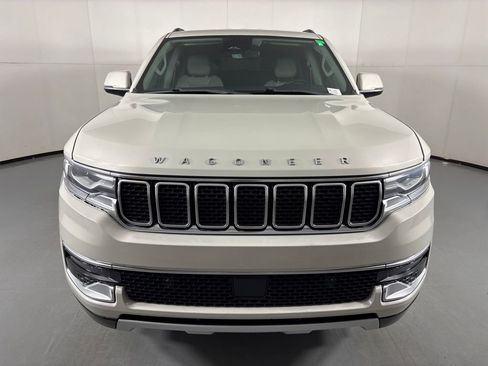 Used 2022 Jeep Wagoneer Series II RWD image 3
