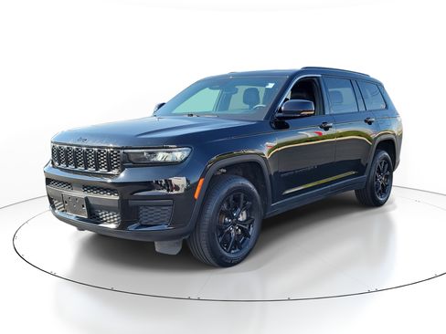 Used 2024 Jeep Grand Cherokee L Laredo image 2