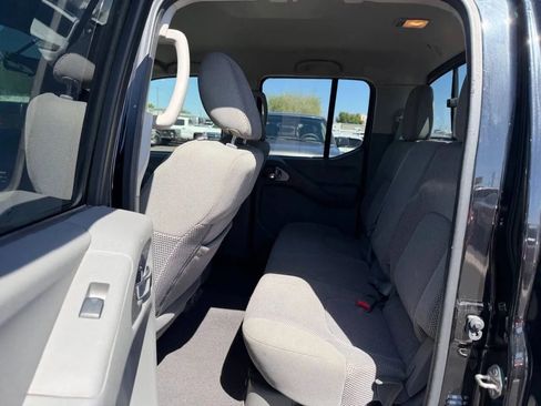 Used 2016 Nissan Frontier SV RWD image 20