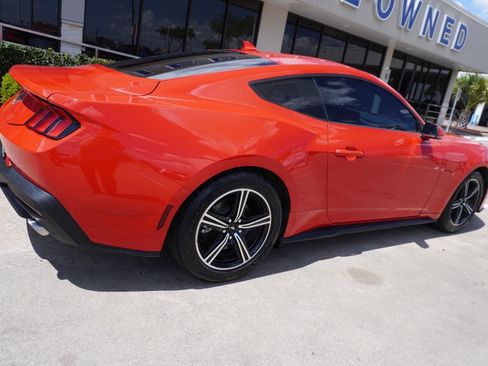 Used 2024 Ford Mustang Premium image 6